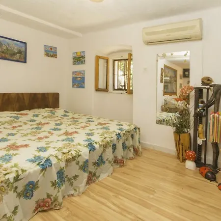 Rasopasno 2 Apartamento